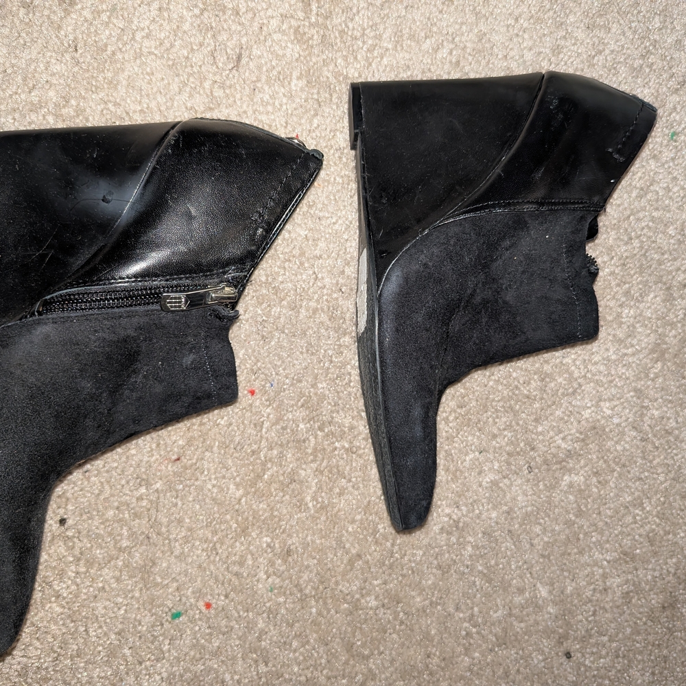 Stylish Black Women's Wedge Boots Vince Camuto